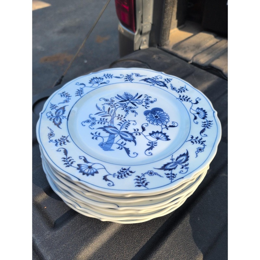 8 Blue Danube Japan BLUE ONION 10 3/8" Dinner Plates Excellent Condition